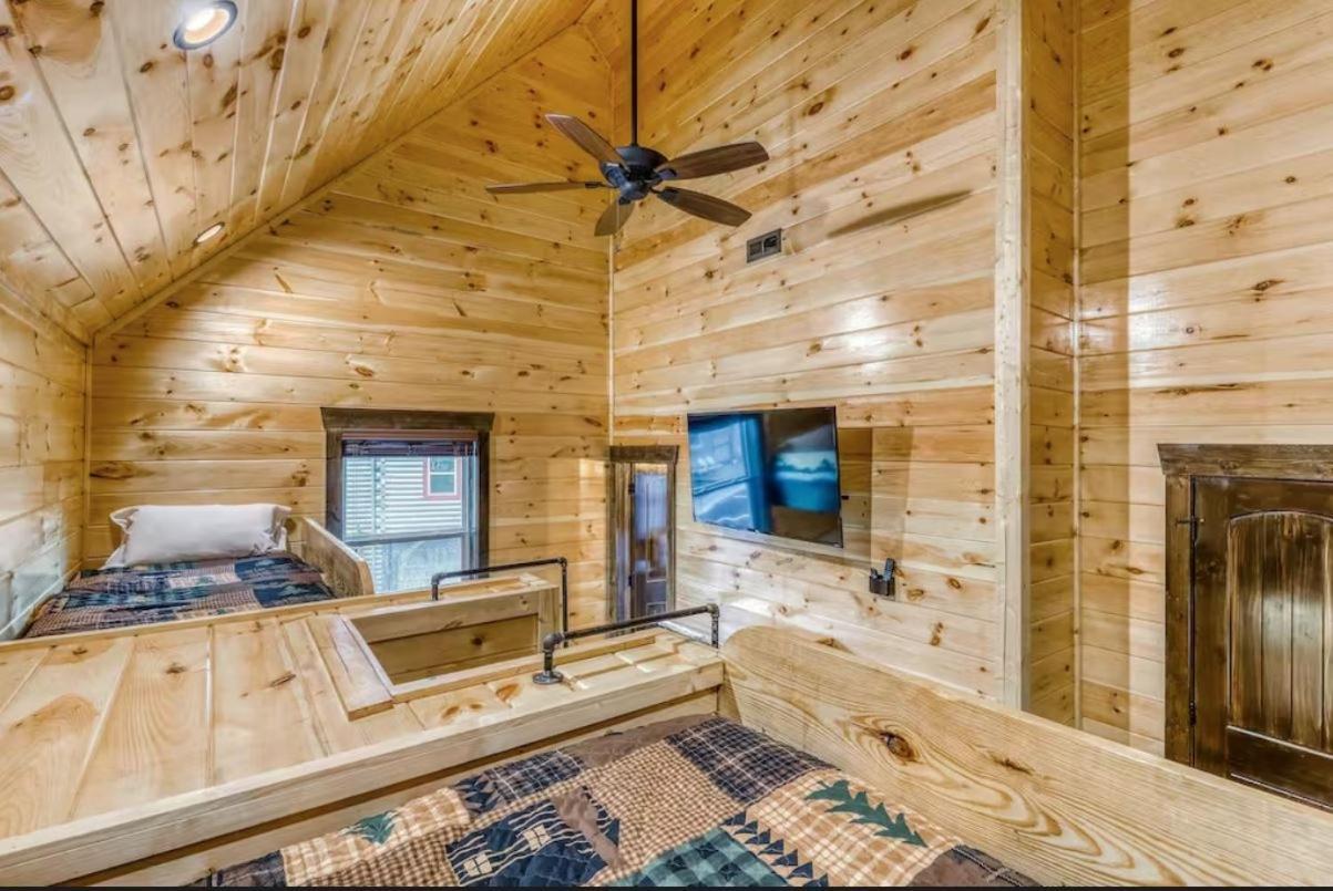 The Great Dogwood Manor By Stony Brook Cabins Gatlinburg Exteriör bild
